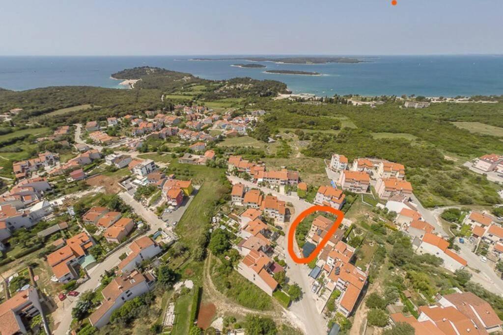 Apartman 100M2, Full Opremljen, Privatni Parking. PUY Exterior foto